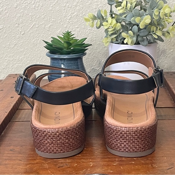 Vionic Women's 9.5 Louise Raffia Platform Sandals in black. Buckled sling back. - Picture 5 of 10